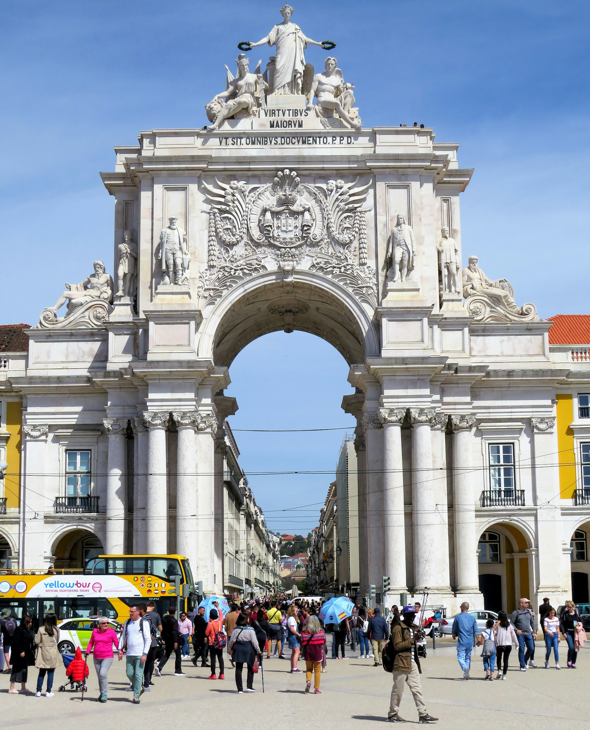 Arco da Rua Augusta front view